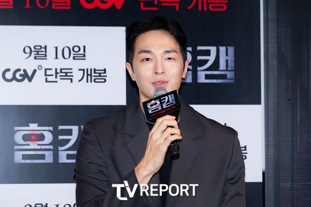 권혁 
