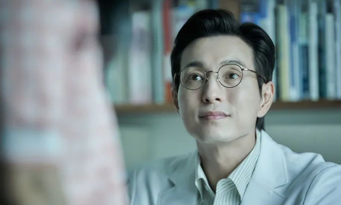 정성일 