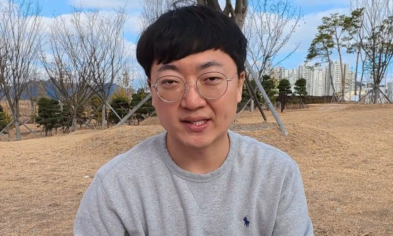 100만 유튜버 앞두고...김선태 사칭 계정까지 등장 '주의 당부' - 뉴스 썸네일 이미지