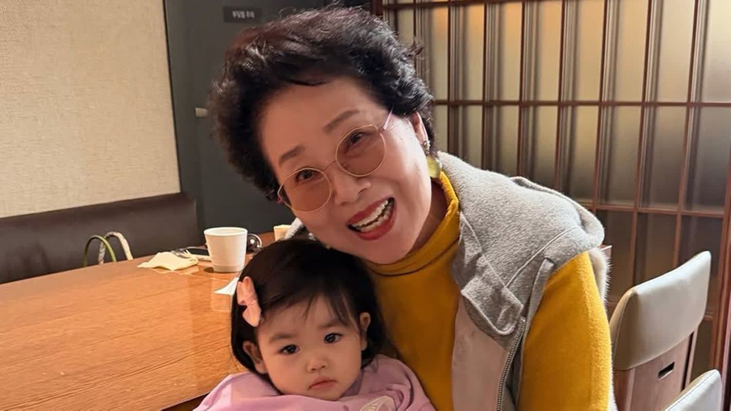 선우용여, '가족절연' 박수홍에 손 내밀었다...손녀에 식사 대접·용돈까... - 뉴스 썸네일 이미지