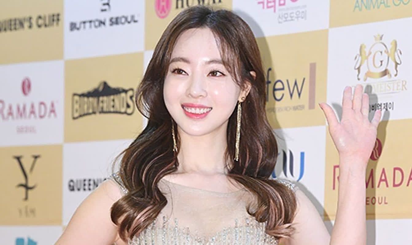 '사기 혐의→불송치 처분' 유명 女 방송인, 남편 '수사 무마' 의혹까지... - 뉴스 썸네일 이미지