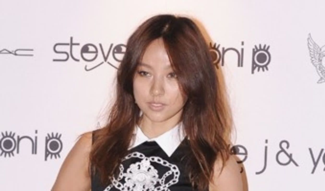 이효리 부친상 후 요가원서 밝은 미소
