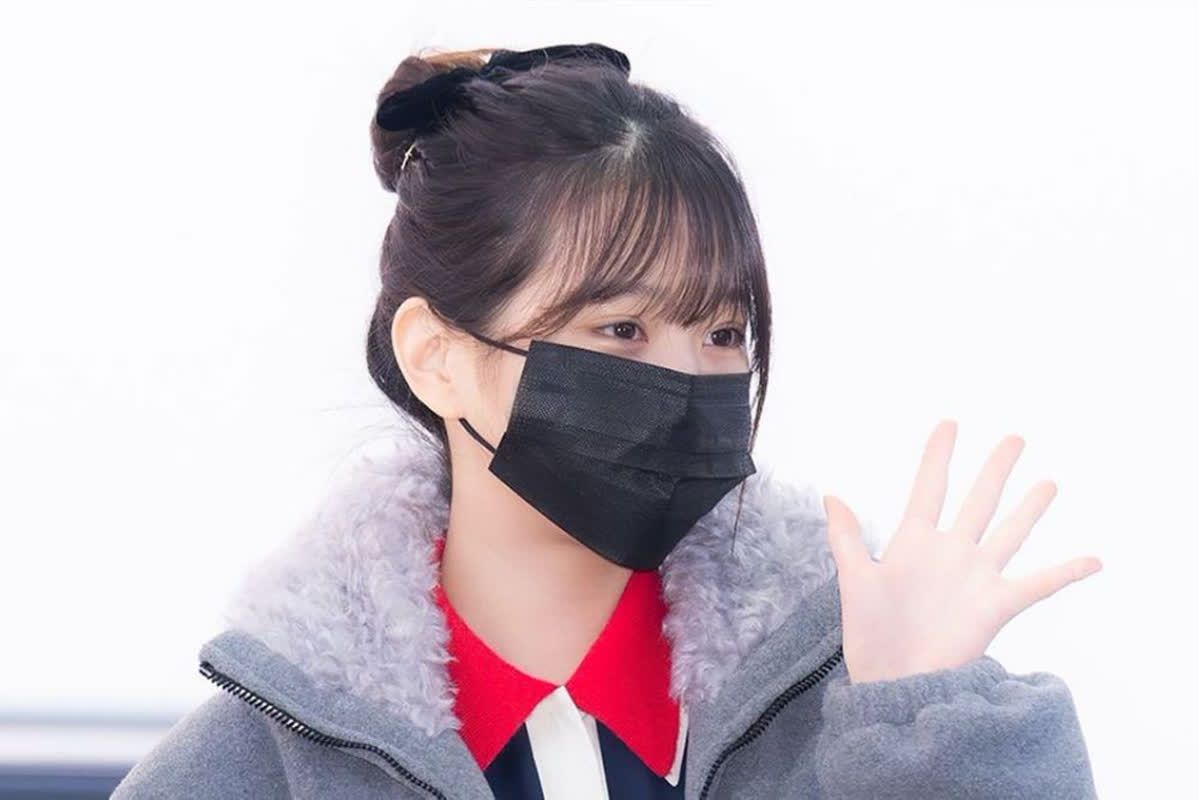 장원영 ‘태도 논란’ 이어 ‘마스크 특혜’ 의혹…한국공항공사 측 “현장 판단 통과, 특혜 없다”