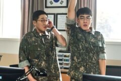 공개 직후 1위 직행→도파민 ‘폭발’…웃음 기강 잡으러 돌아온 레전드 ‘韓 드라마’
