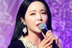 홍진영, 테이블 위 올라가 춤바람→AI 영상이었다…홍선영 “별짓거리 다 하네” [RE:스타]