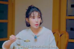 아이유, 대선배 나문희에 노력 인정받았다.. “가장 큰 재산 될 것” [RE:뷰]