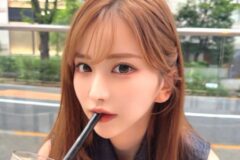 경찰 호송 중 ‘혀 낼름→윙크’까지…’27세’ 女스타, ‘마약 투약 혐의’ 한 달 만에 또 체포 [룩@글로벌]
