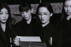 여경에 미니스커트?…아일릿, 콘셉트 논란에 직접 입장 밝혔다→”‘블랙 요원’ 의상일 뿐”